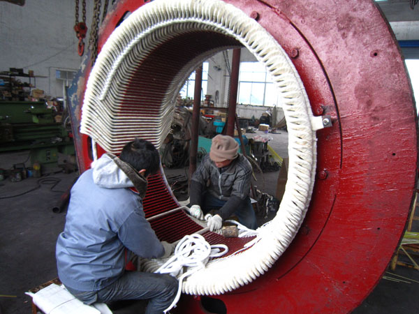 上海電機廠(chǎng)電機維修中心爭做先進(jìn)職工 創(chuàng  )新?tīng)巸?yōu)